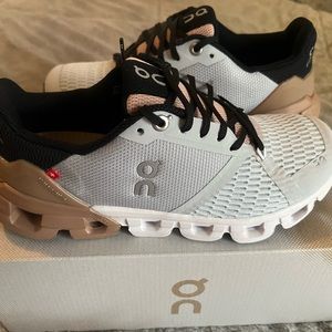 On Cloud Cloudflyer. Brand new!!